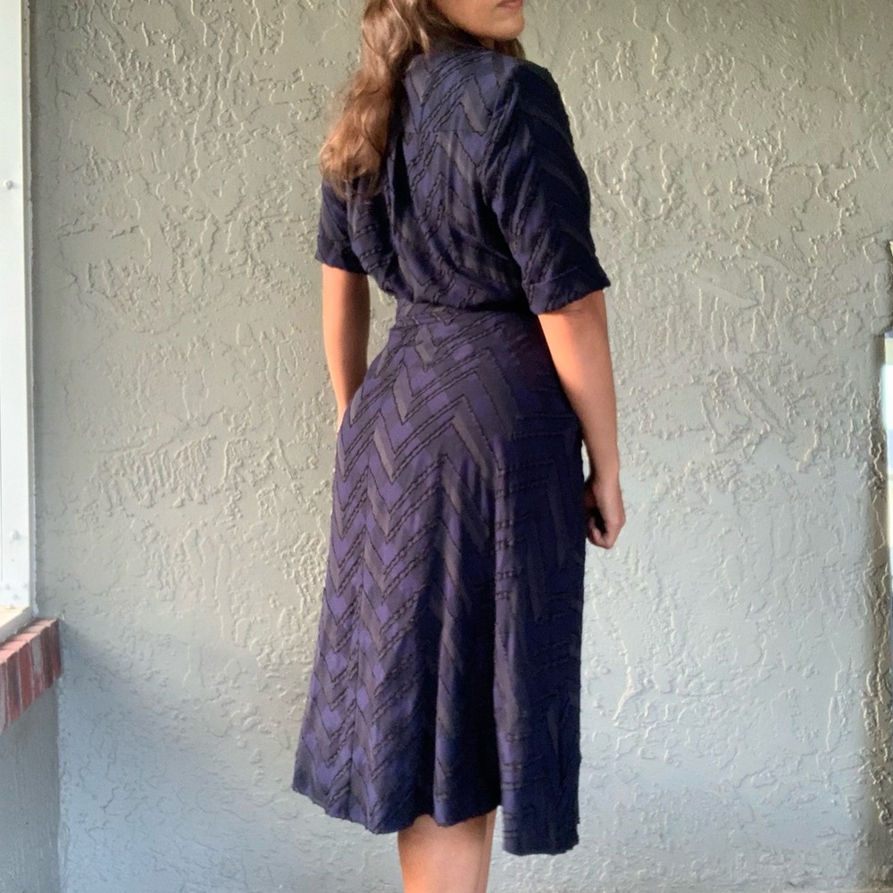 Elegant Navy Blue Women's Dress - Picture 8 of 9
